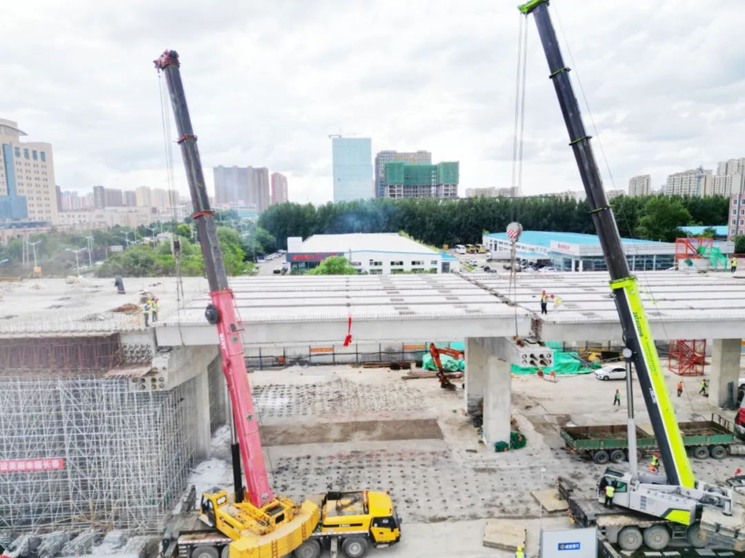 喜报！！世纪大街快速路工程施工二标段桥梁主线顺遂合拢！！